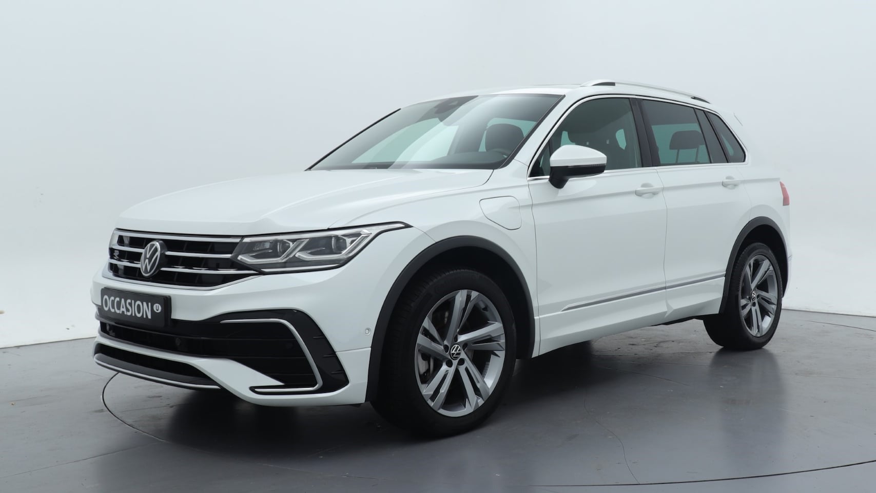 Volkswagen Tiguan - 1.4 TSI 245pk eHybrid R-Line Business+ Climatronic - AutoWereld.nl