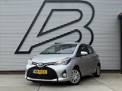 Toyota Yaris - 1.5 Hybrid Aspiration Bi-Tone 2e Eigenaar|Clima|Cruise|Trekhaak|Elektr. Ramen|APK tot 06-2