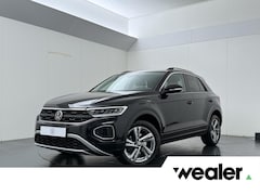 Volkswagen T-Roc - 1.0 TSI Life | 110 PK | Trekhaak | Adaptive Cruise Control | Achteruitrijcamera | Navigati
