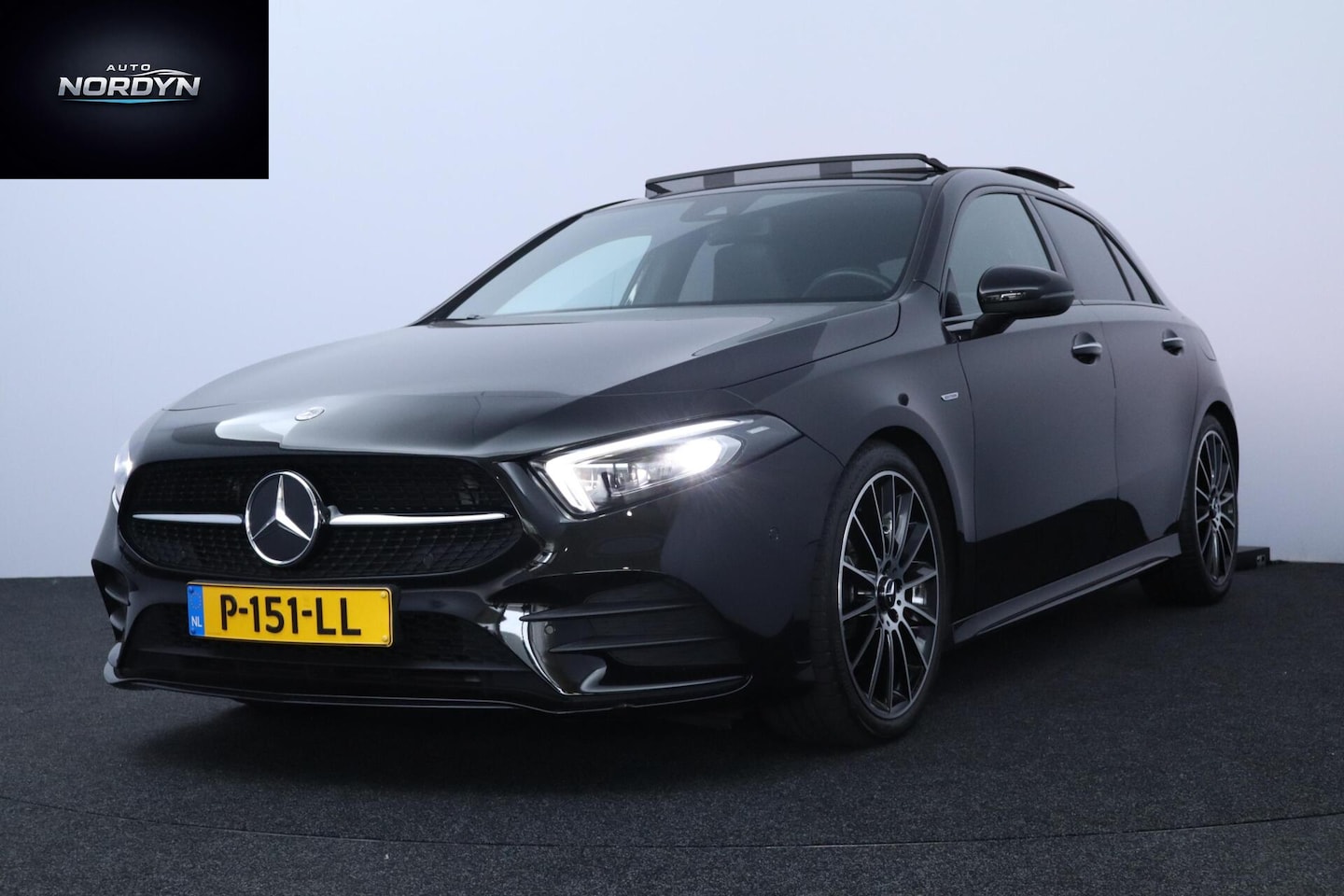 Mercedes-Benz A-klasse - 180 AMG Line Night Edition - AutoWereld.nl