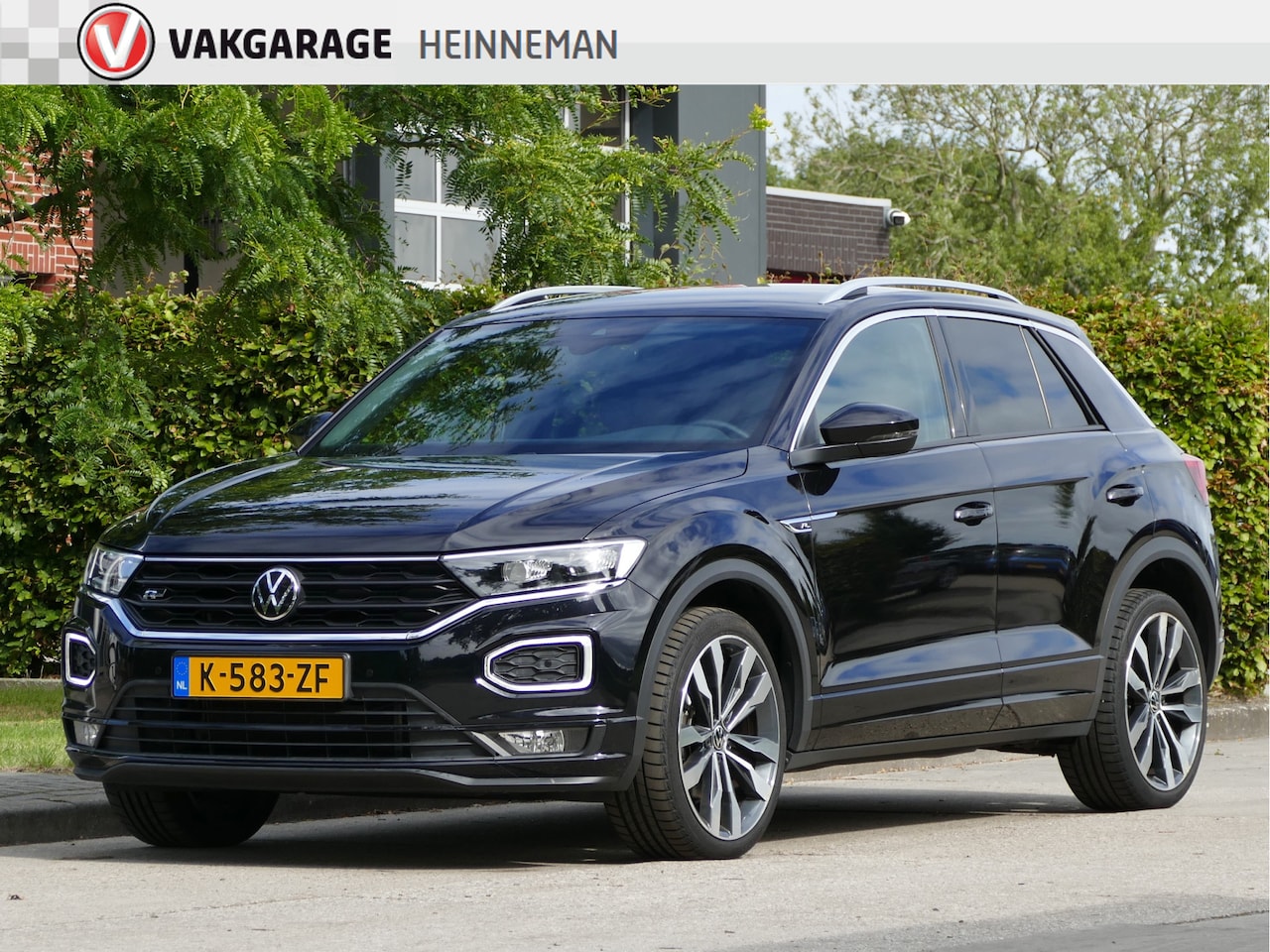 Volkswagen T-Roc - 1.5 TSI Sport Business R | digitaal dashboard | Apple Carplay/Android auto | trekhaak - AutoWereld.nl