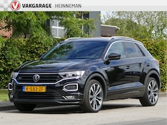 Volkswagen T-Roc - 1.5 TSI Sport Business R | digitaal dashboard | Apple Carplay/Android auto | trekhaak