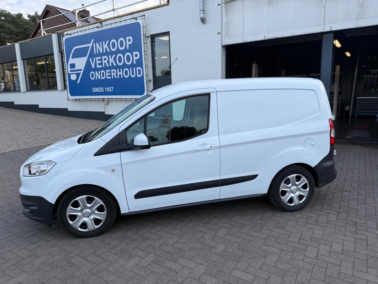 Ford Transit Courier - 1.5 TDCI Trend 1.5 TDCI Trend - AutoWereld.nl