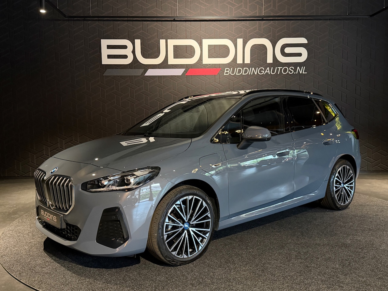BMW 2-serie Active Tourer - 225e xDrive | M-sport | Pano | Trekhaak | Driving Assist Pro - AutoWereld.nl