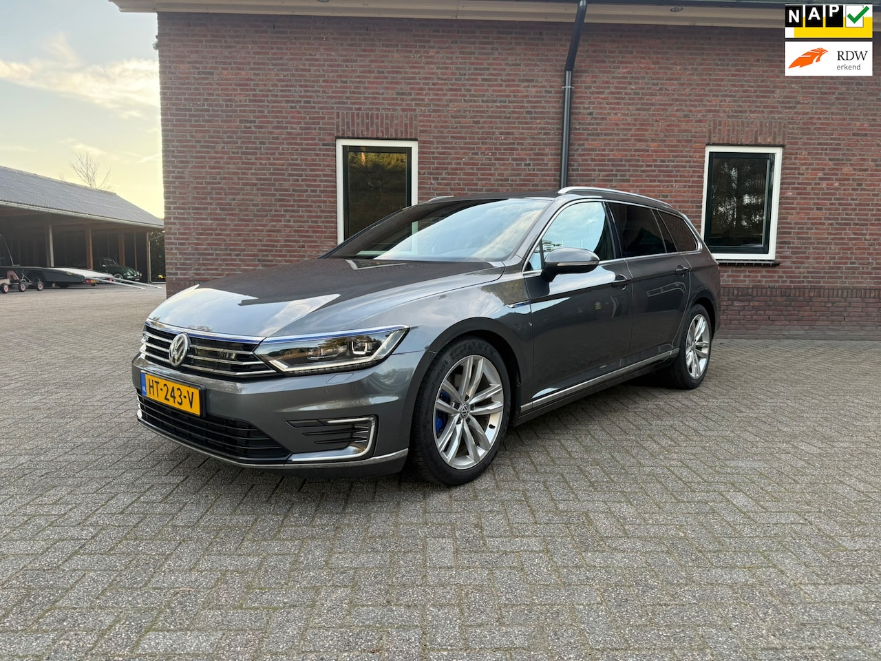 Volkswagen Passat Variant - 1.4 TSI GTE Highline viritual/pano/Led - AutoWereld.nl