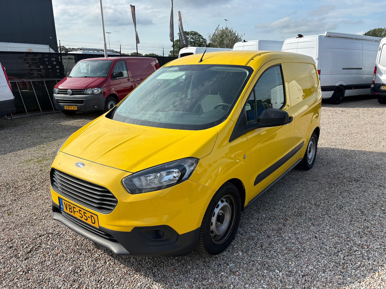 Ford Transit Courier - 1.5 TDCI Ambiente Motor Defect - AutoWereld.nl