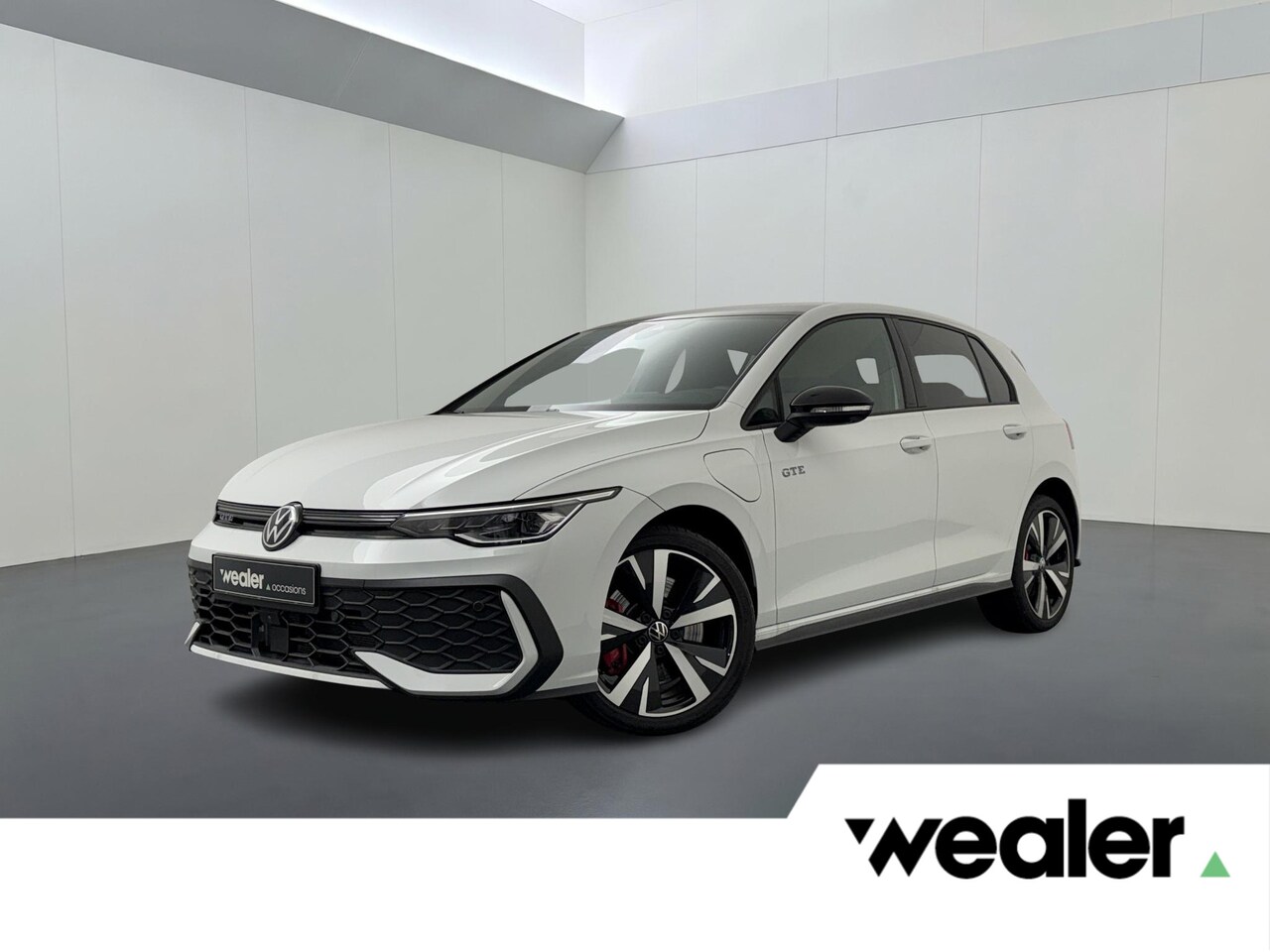 Volkswagen Golf - 1.5 eHybrid GTE | 272 PK | SoH 99% | Adaptive cruise control | Area view 360 graden | Appl - AutoWereld.nl