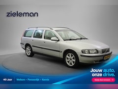 Volvo V70 - 2.4 Comfort Line Automaat - Airco, Leer, Cruise, Trekhaak