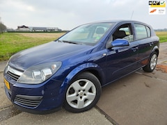 Opel Astra - 1.6 Edition/ automaat/ aangepast voor invalide mensen