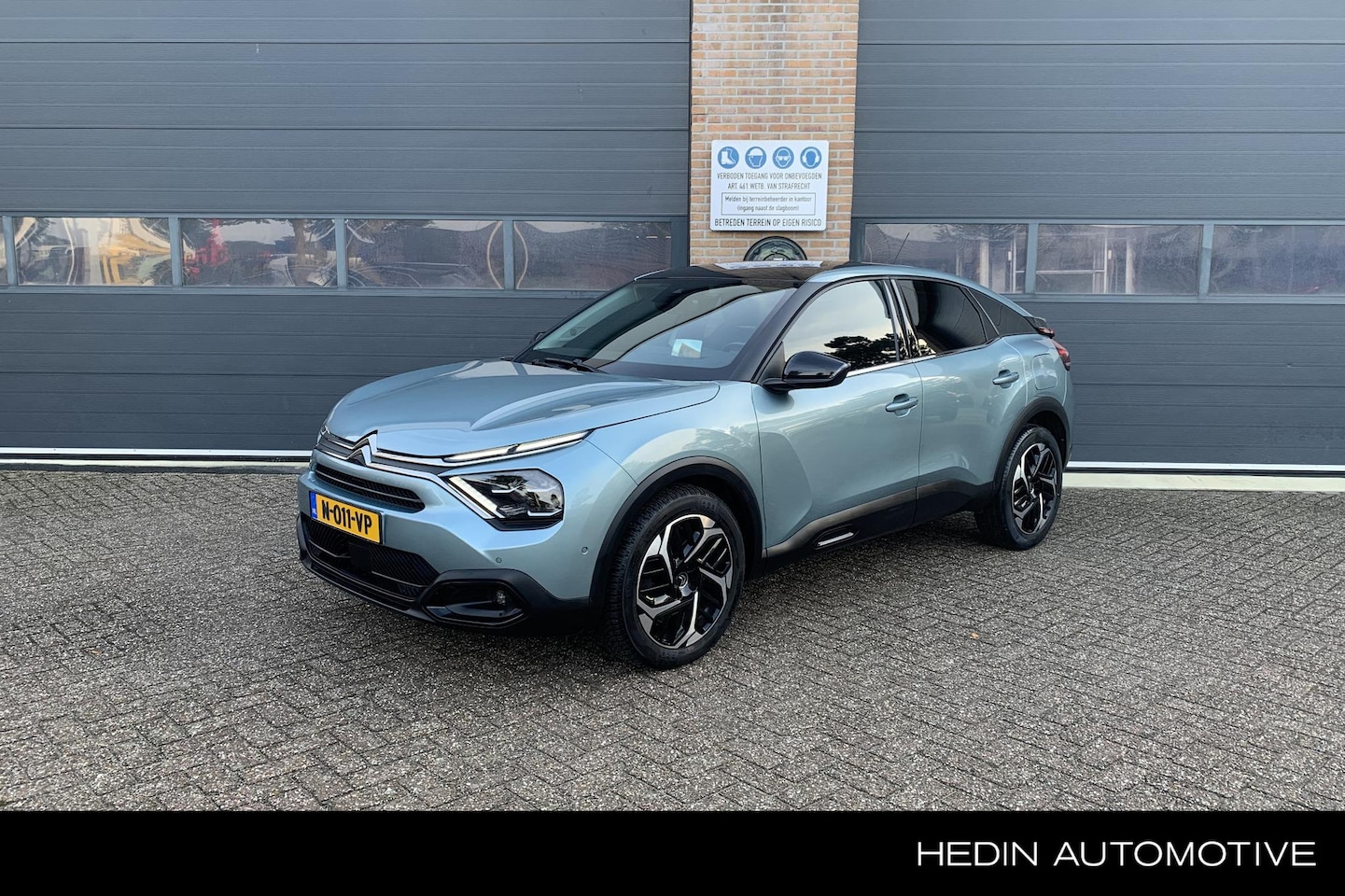 Citroën C4 - 1.2 Puretech Shine Schuif/-Kanteldak | Massagestoelen | 360° Camera | Keyless Entry | Stoe - AutoWereld.nl