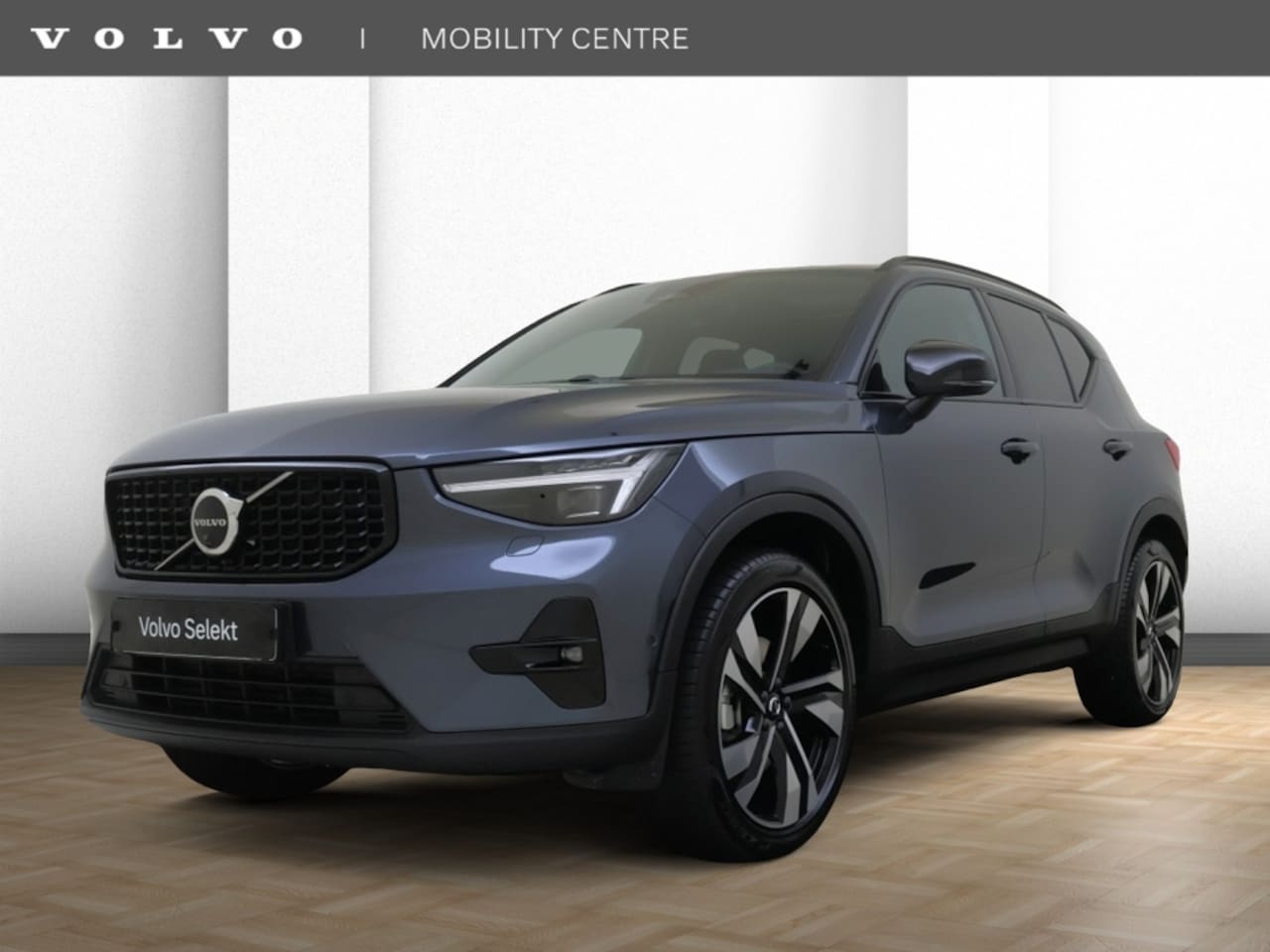 Volvo XC40 - B4 Plus Dark | Pixel Led | Panoramadak | Trekhaak | 360° Camera | - AutoWereld.nl