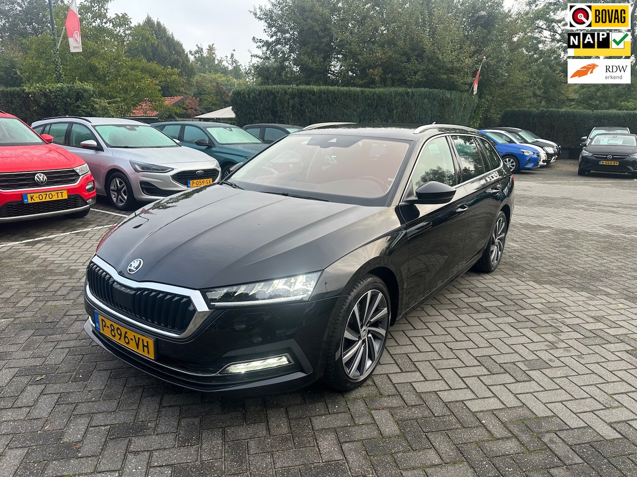 Skoda Octavia Combi - 1.0 e-TSI Business Edition Plus 1.0 e-TSI Business Edition Plus , automaat , pdc voor en achter , navigatie - AutoWereld.nl