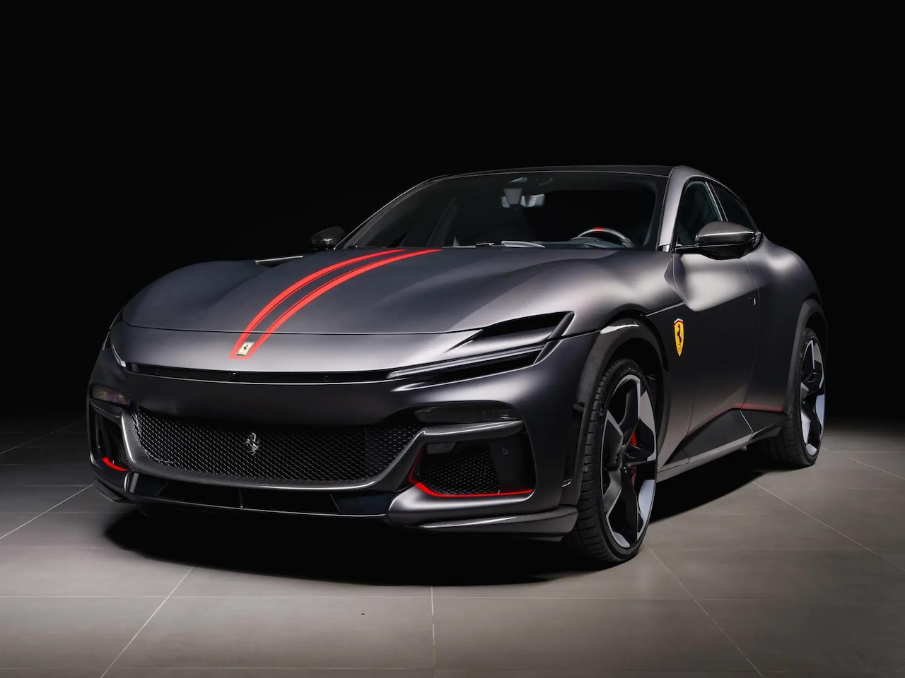 Ferrari Purosangue - 6.5 V12 Tailor Made - AutoWereld.nl