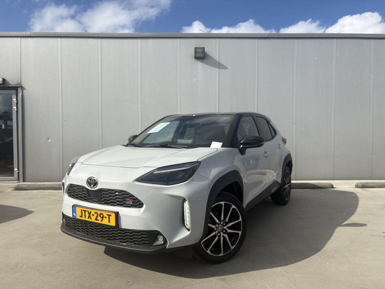 Toyota Yaris Cross - 1.5 Hybrid GR Sport Limited | Stoelverwarming | Sport stoelen - AutoWereld.nl
