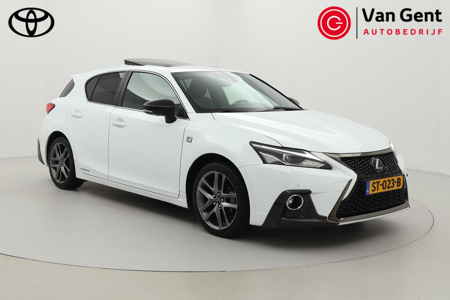 Lexus CT 200h - F Sport Line | Panoramadak | Navigatie | Leder | Stoelverwarming | Parkeersensoren voor/ac - AutoWereld.nl