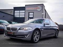 BMW 5-serie - 520i High Executive | Schuif / Kanteldak | Xenon | Leder | AUT | Nieuwe APK | PDC | Stoelv