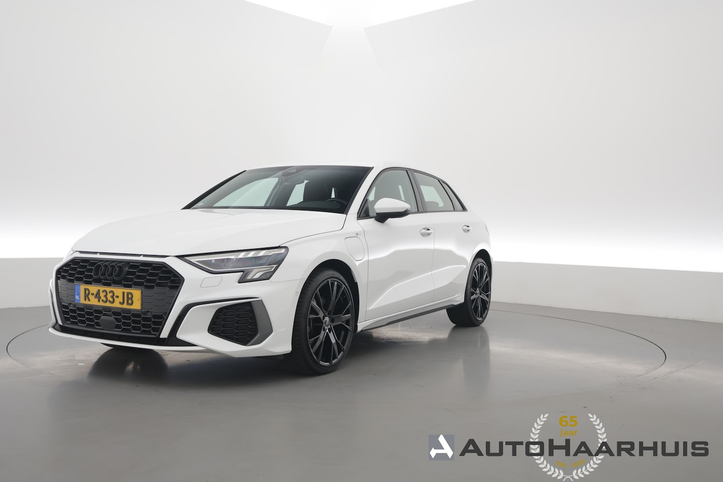Audi A3 Sportback - 40 TFSI e S-Line Ext. | Rijklaar! | SOH 100% |  NAV + CarPlay | 19'' | Camera + PDC | Keyl - AutoWereld.nl