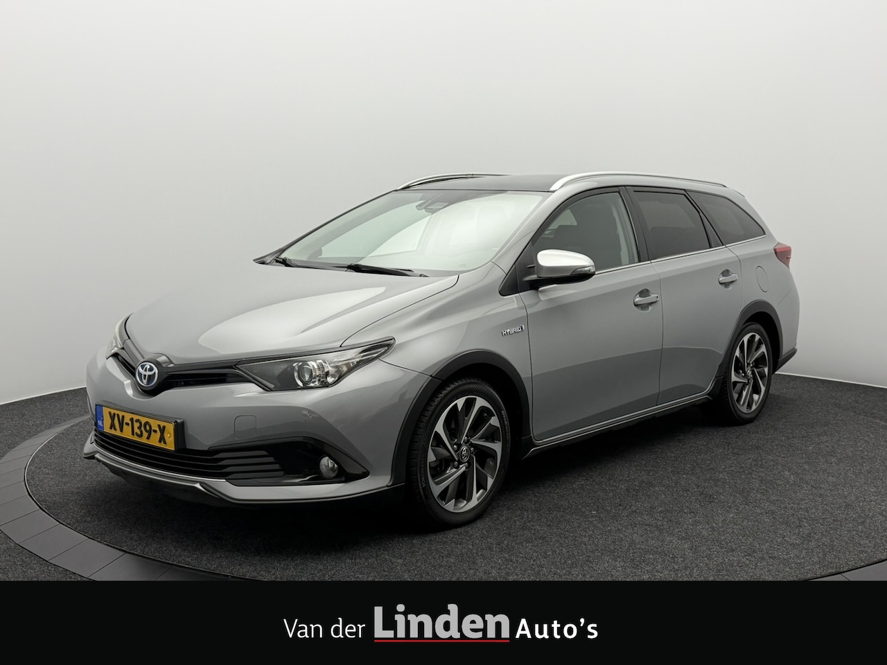 Toyota Auris - 1.8 Hybrid Comfort | Fabrieksgarantie | Panoramadak | Trekhaak | Navigatie | Camera - AutoWereld.nl