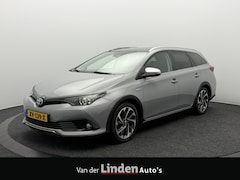 Toyota Auris - 1.8 Hybrid Comfort | Fabrieksgarantie | Panoramadak | Trekhaak | Navigatie | Camera