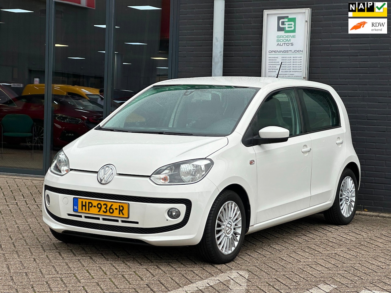 Volkswagen Up! - 1.0 high up! BlueMotion/CRUISCONTROL/NAVI/PDC/NL-AUTO NAP!! - AutoWereld.nl