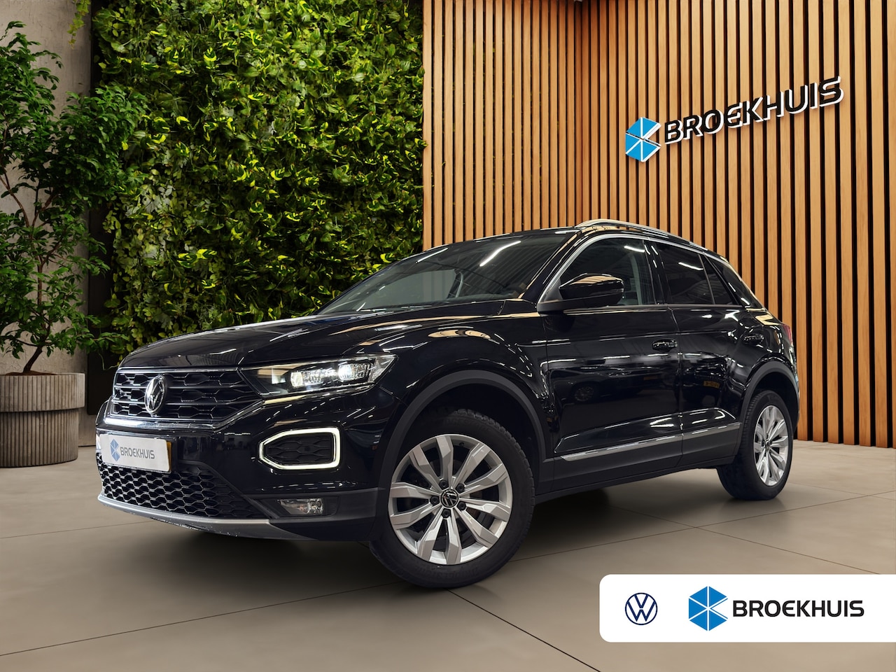 Volkswagen T-Roc - 1.5 TSI Sport | Adaptive Cruise | Trekhaak | Stuur/stoelverwarming - AutoWereld.nl