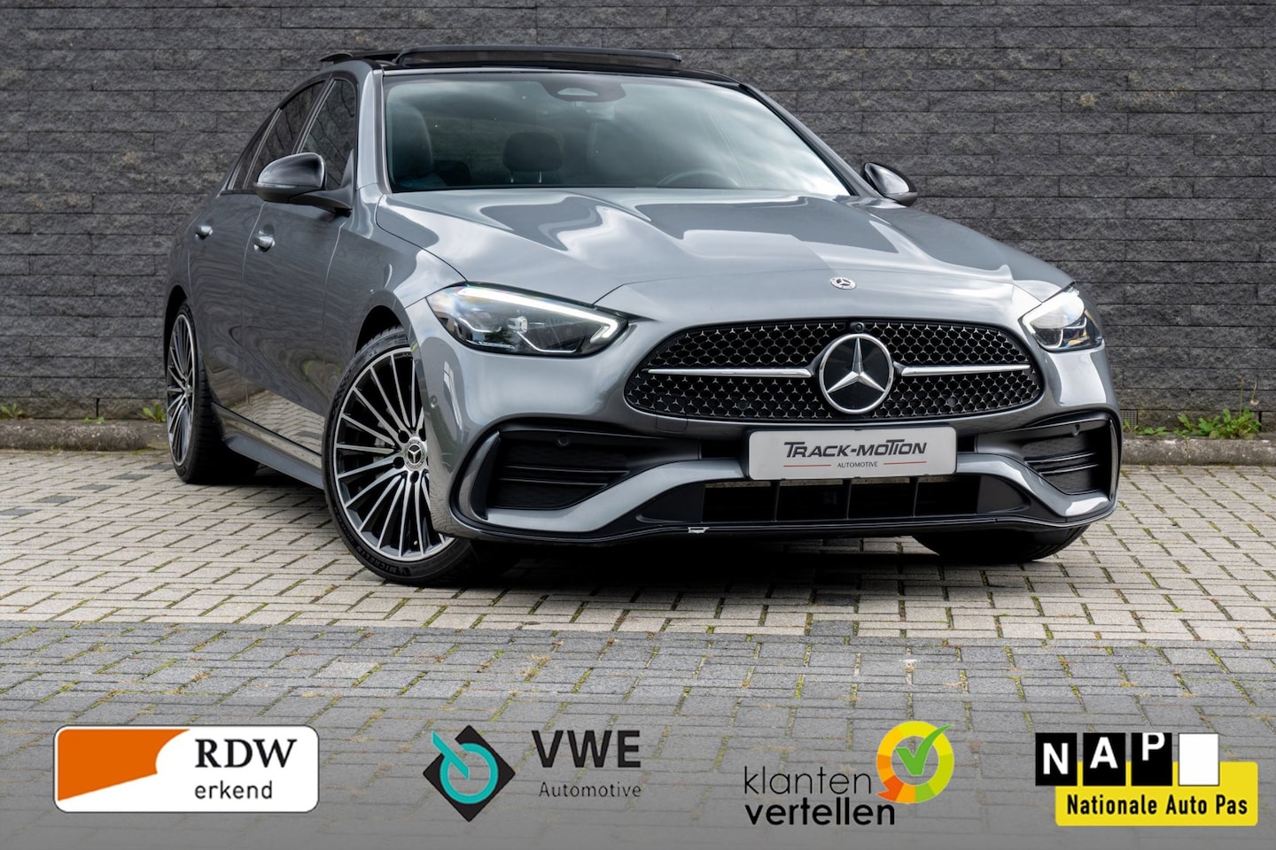 Mercedes-Benz C-klasse - 200 Launch Edition AMG Line Panoramadak - AutoWereld.nl