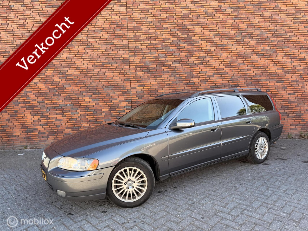 Volvo V70 - 2.4D Edition I Airco APK LM velgen - AutoWereld.nl
