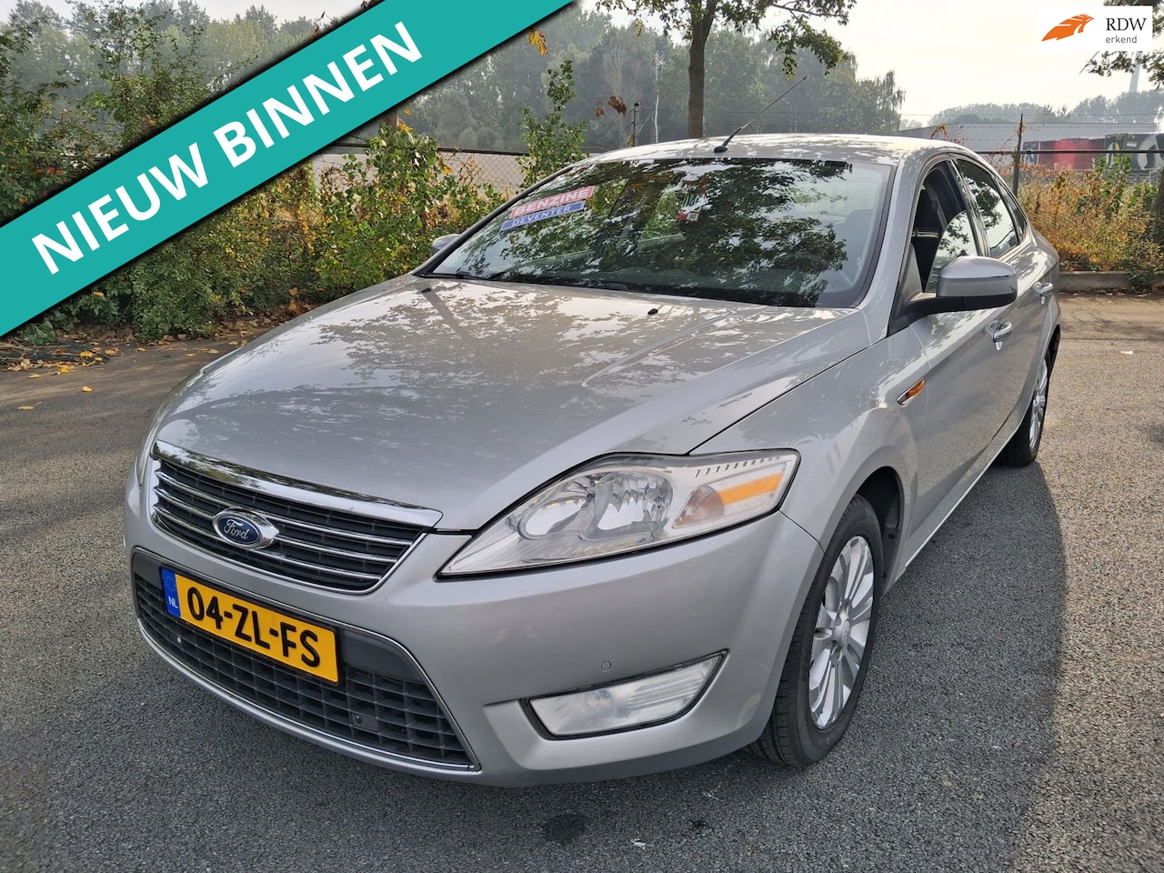 Ford Mondeo - 2.0-16V Ghia ZO INGERUILD ZO WEG PRIJSJE - AutoWereld.nl