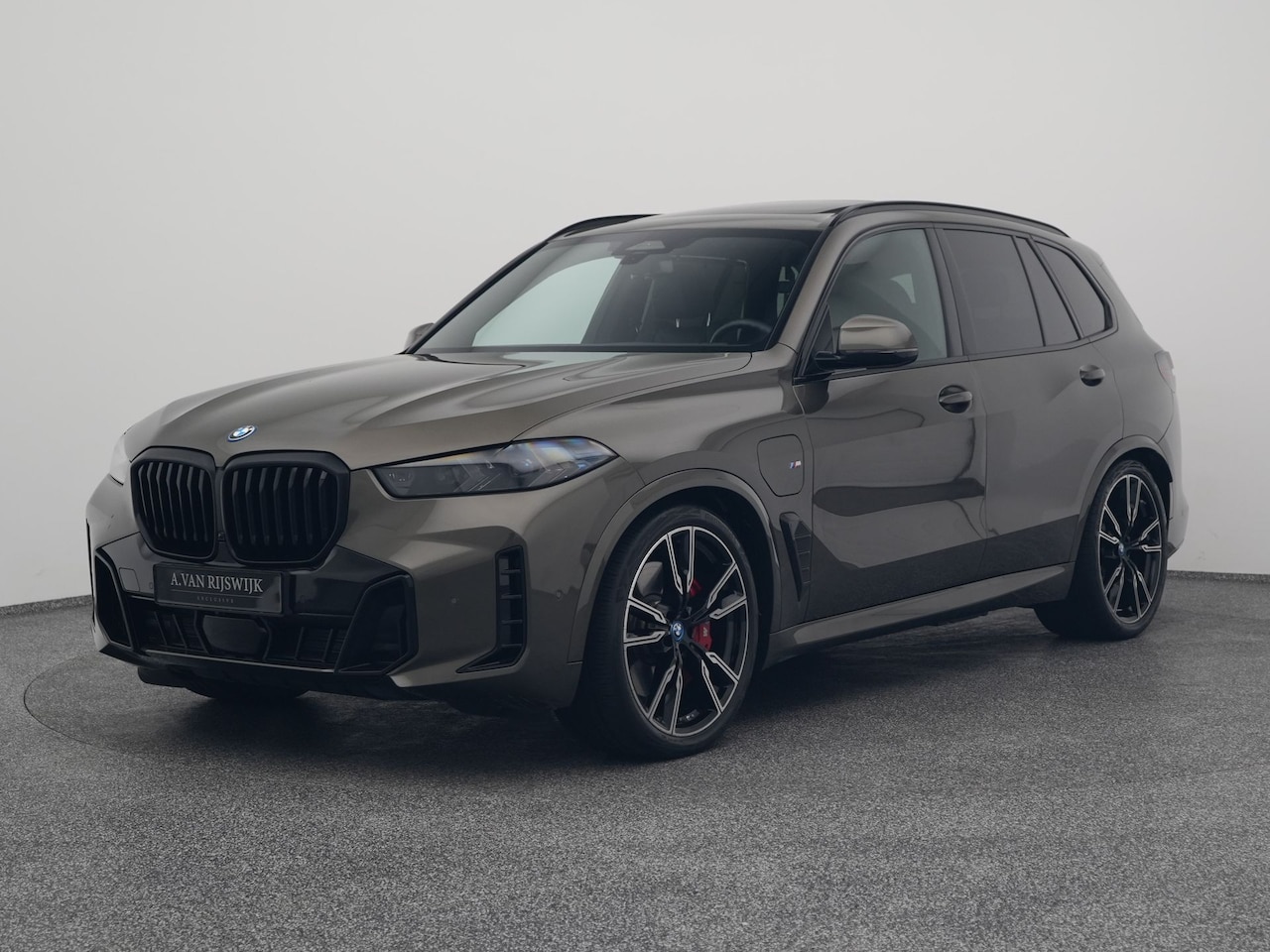 BMW X5 - xDrive50e M-Sport | PANO | CAMERA | LUCHTVERING | STOELVERW. - AutoWereld.nl