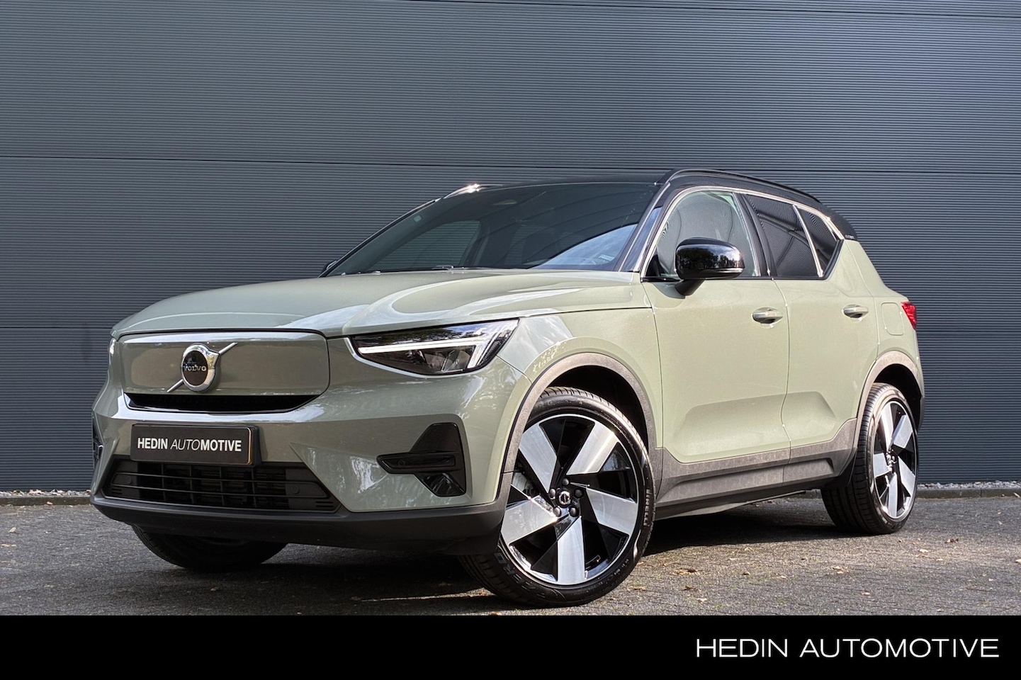 Volvo XC40 - Single Motor Extended Range Plus 82 kWh | Uitklapbare Trekhaak | Navigatie | Camera | Adap - AutoWereld.nl