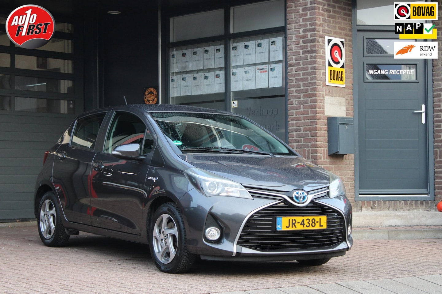 Toyota Yaris - 1.5 Hybrid Trend / Camera / Navi / Automaat / All season banden - AutoWereld.nl