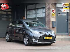 Toyota Yaris - 1.5 Hybrid Trend / Camera / Navi / Automaat / All season banden