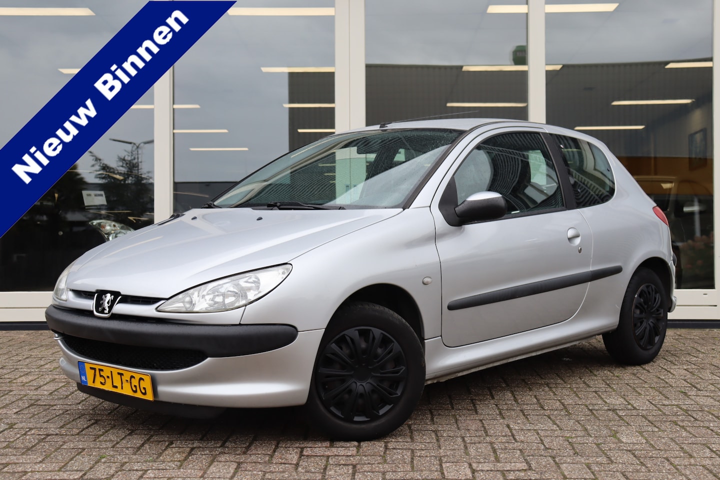 Peugeot 206 - 1.4 X-line 1.4 X-line, Automaat, Carplay, NAVI, Elek. Ramen, Prijs Is Rijklaar Inclusief Nieuwe APK - AutoWereld.nl