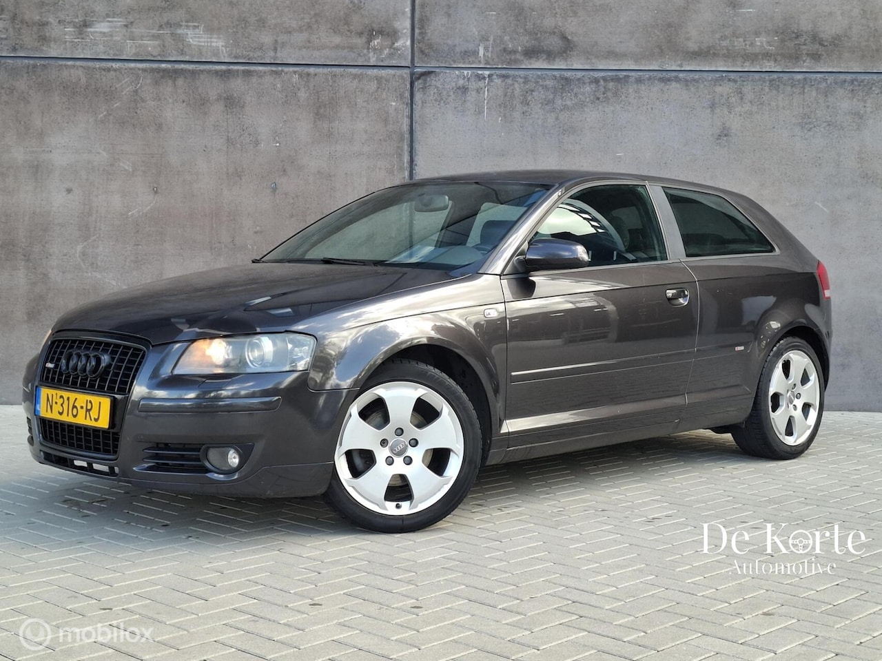 Audi A3 - 1.8 TFSI 160PK | S-Line | CarPlay | Camera - AutoWereld.nl