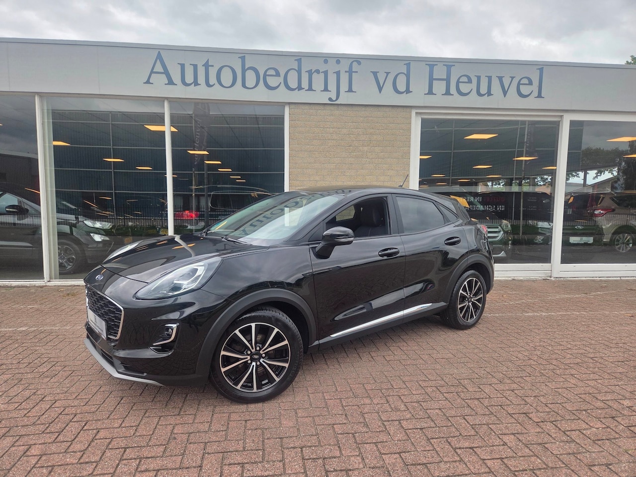 Ford Puma - 1.0 EcoBoost Hybrid Titanium *Carplay*Stoel/stuur/ voorruit verw.* massage stoelen* Rijkla - AutoWereld.nl