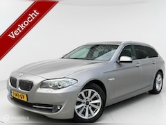 BMW 5-serie Touring - 520i High Executive Xenon HUD 360 Camera Trekhaak Acc MOTORSCHADE
