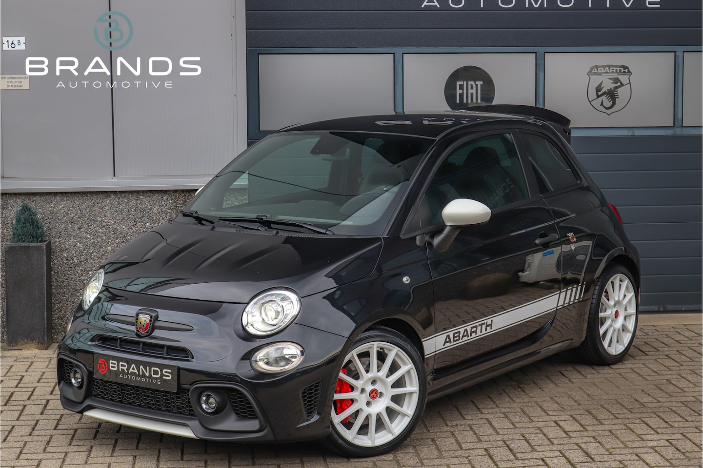 Abarth 695 - 1.4 T-Jet Abarth Esseesse Zeer uniek 1 van de 695 Garantie - AutoWereld.nl