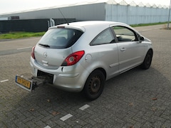 Opel Corsa - 1.2-16V Essentia Fietsendrager Airco