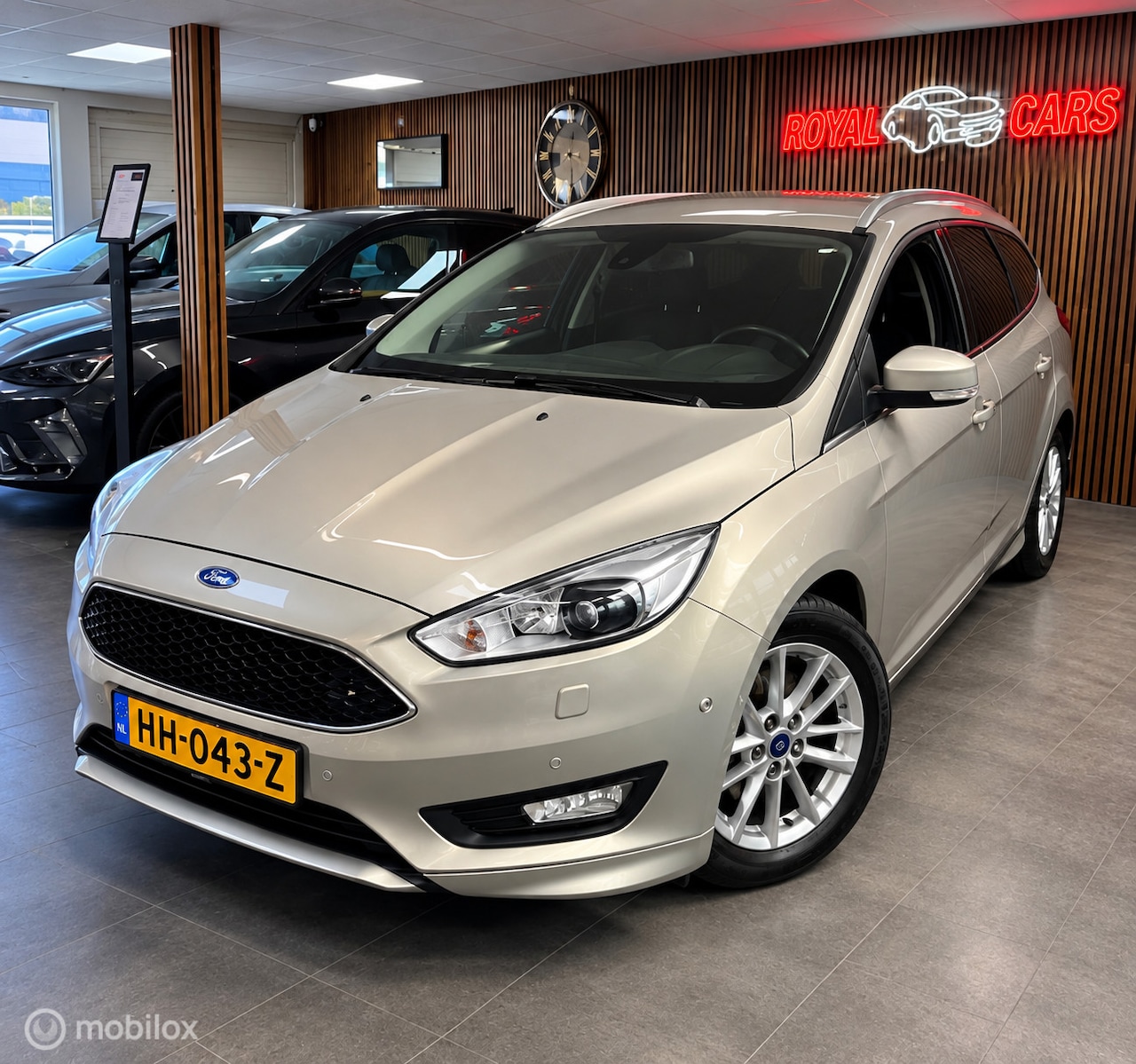 Ford Focus Wagon - 1.5 Titanium Edition|Camera|NAVI|AUTOMAAT - AutoWereld.nl
