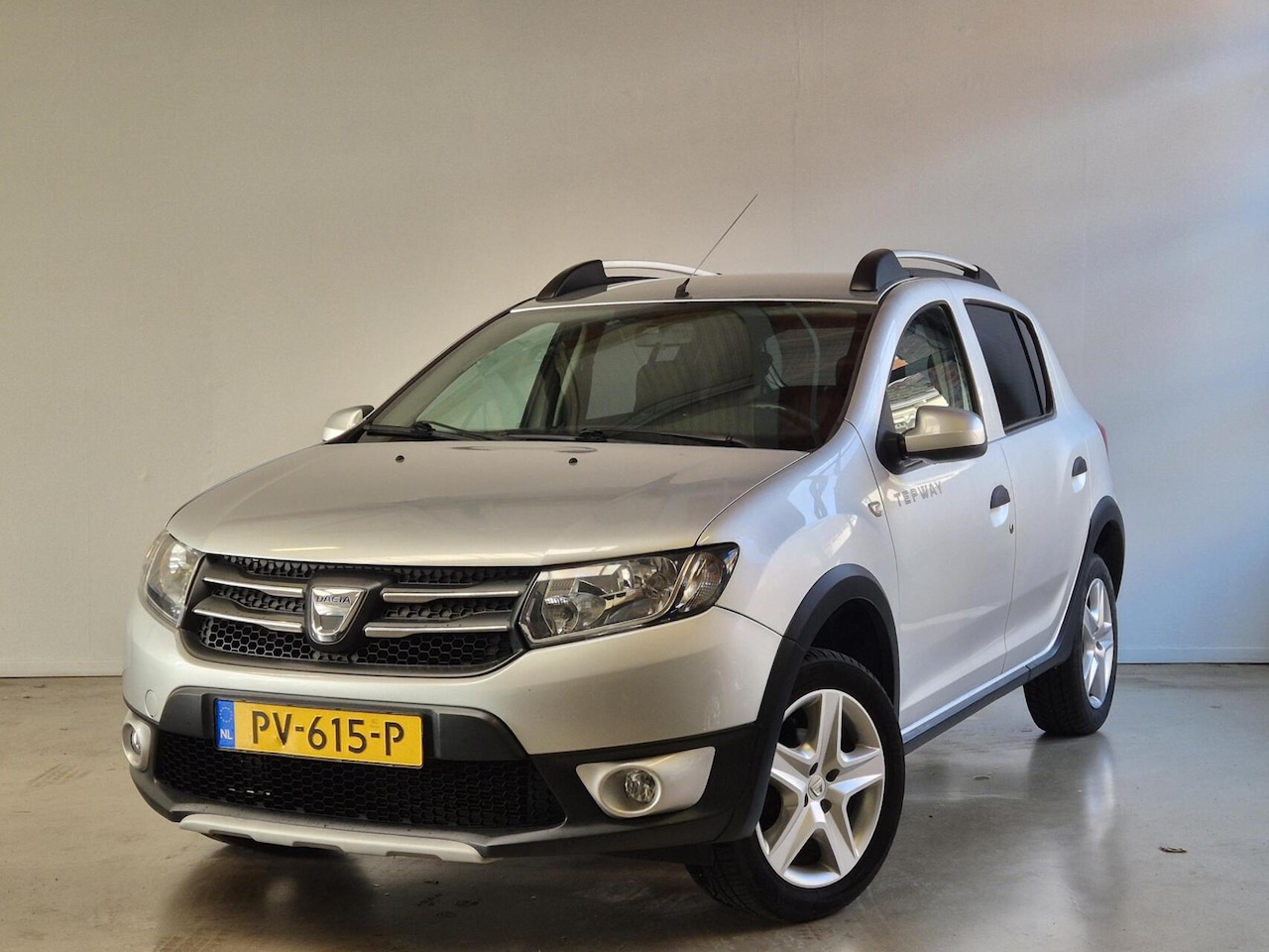 Dacia Sandero Stepway - 0.9 TCe / Airco / Cruisecontrol / Parkeersensoren - AutoWereld.nl