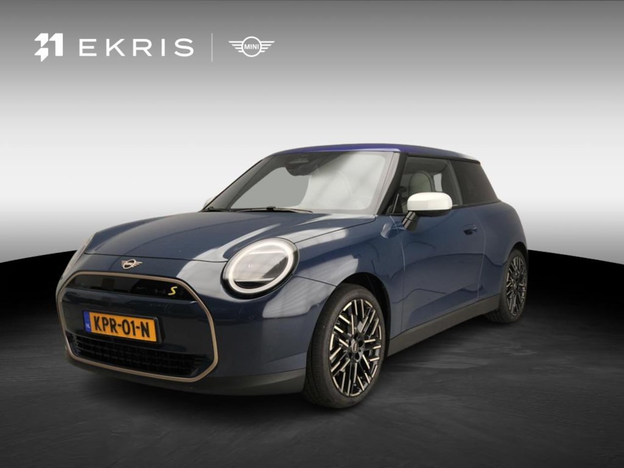 MINI Electric - 3-Deurs Cooper SE Favoured M 54.2 kWh Panoramadak | Comfort Access | Head-Up | Stoelverwar - AutoWereld.nl