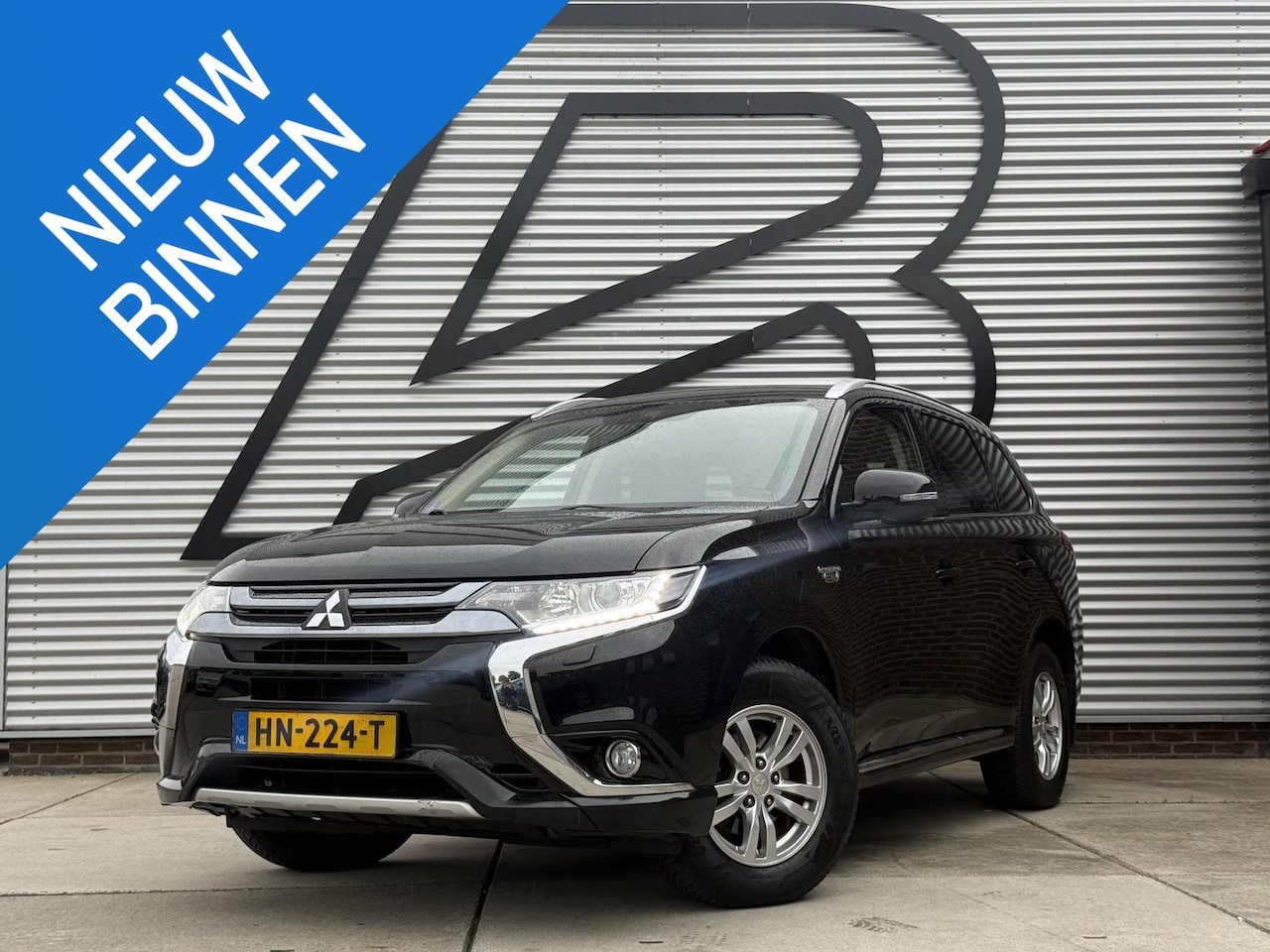 Mitsubishi Outlander - 2.0 PHEV Business Edition 1e Eigenaar|Camera|Cruise|Trekhaak|Clima|Navi|N.A.P|APK tot 01-2 - AutoWereld.nl