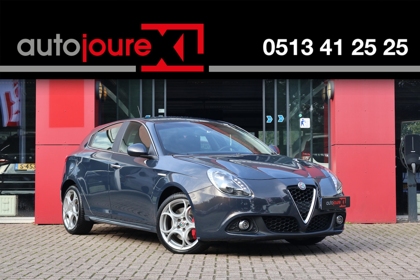 Alfa Romeo Giulietta - 1.6 JTDm Super Automaat | Origineel NL | Navigatie | Climate Control | Trekhaak | - AutoWereld.nl