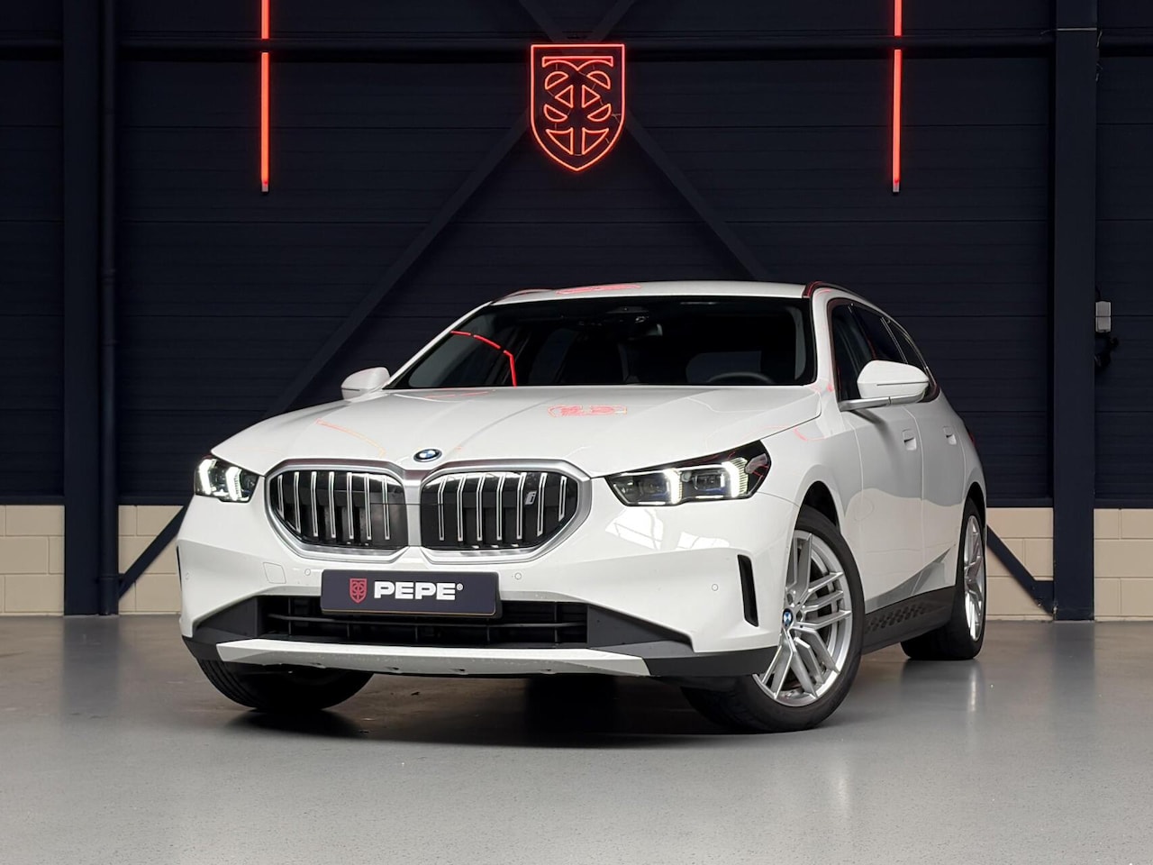 BMW i5 Touring - eDrive40 84 kWh |H&K|CAM.|LEDER|STOELVERW. - AutoWereld.nl