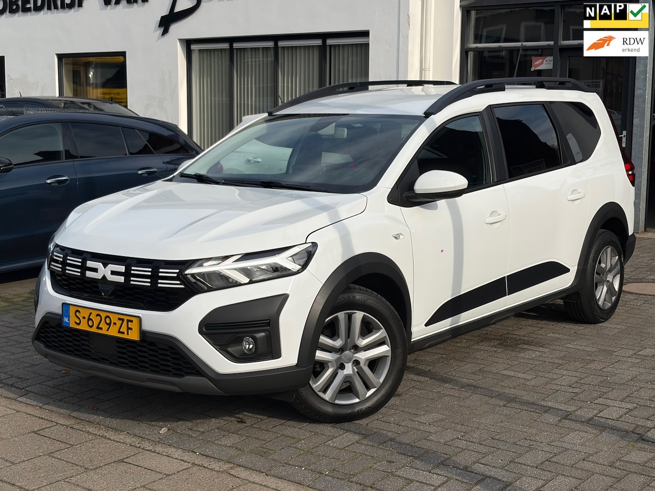Dacia Jogger - 1.0 TCe 100 ECO-G Expression 7p. Benzine/LPG,Apple carplay,Navigatie - AutoWereld.nl