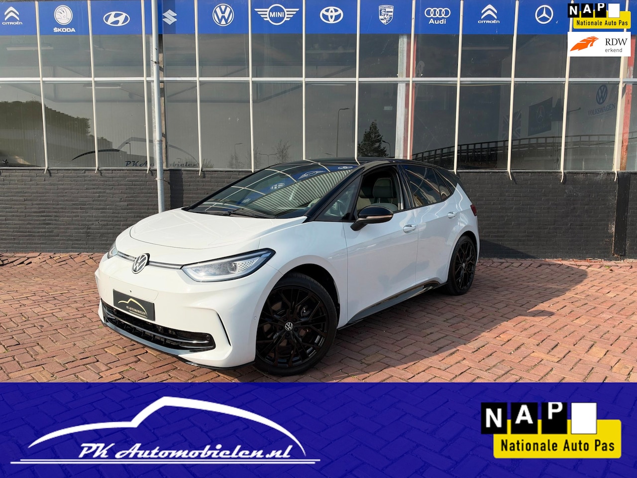 Volkswagen ID.3 - First Max 58 kWh **PANODAK+LANE ASSIST+CAMERA+HEAD UP+MASSAGE STOELEN+CARPLAY** - AutoWereld.nl