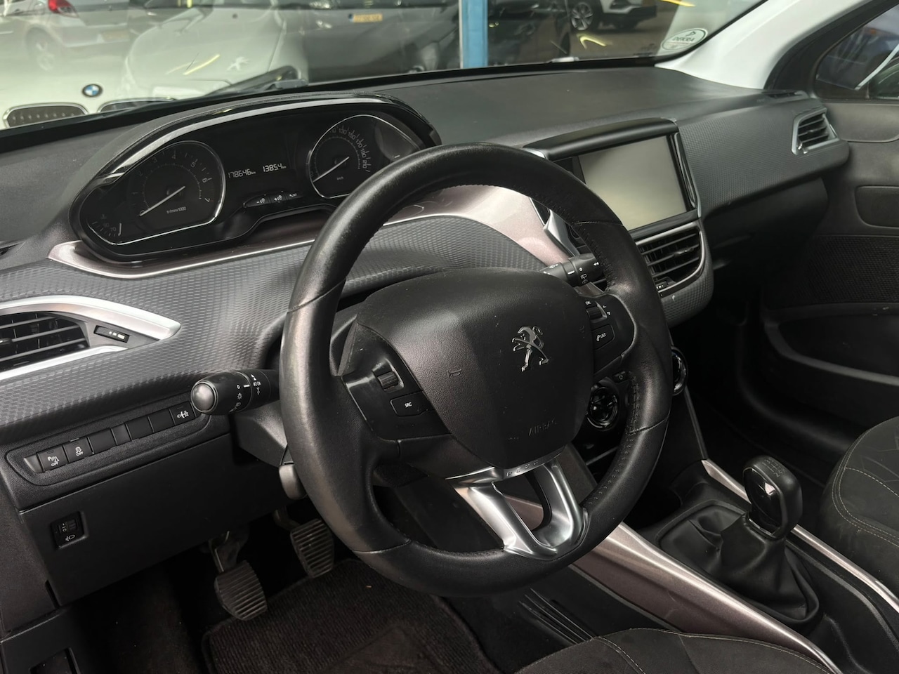 Peugeot 2008 - 1.2 VTi Active 1.2 VTi Active