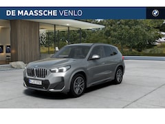 BMW X1 - xDrive30e M Sport Automaat / Panoramadak / Trekhaak / Sportstoelen / Head-Up / M Adaptief