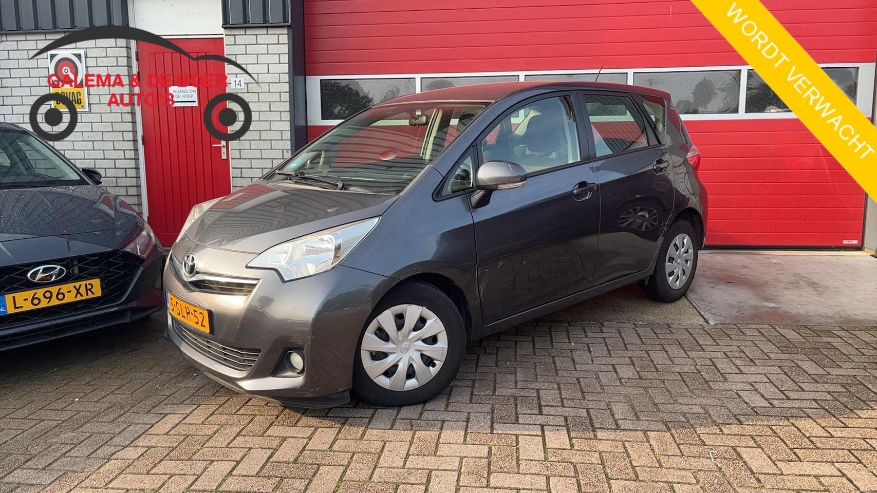 Toyota Verso S - 1.3 VVT-i Aspiration AUTOMAAT / TREKHAAK / CAMERA / CLIMA / BLUETOOTH / CRUISE / NL-AUTO - AutoWereld.nl
