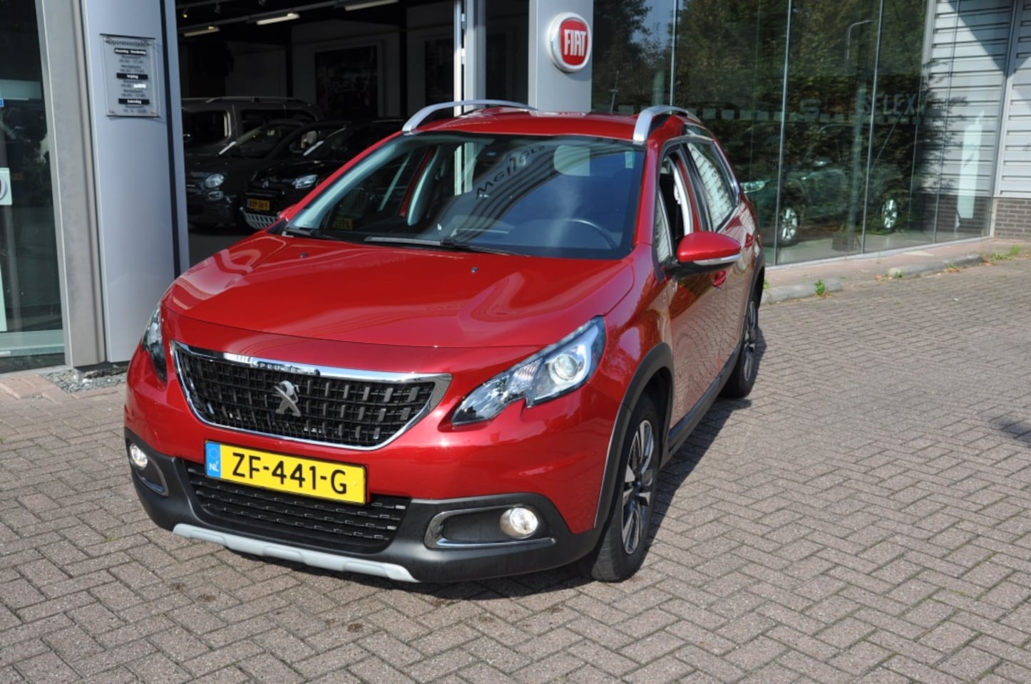 Peugeot 2008 - 1.2 PureTech GT-Line Navi Apple Android - AutoWereld.nl